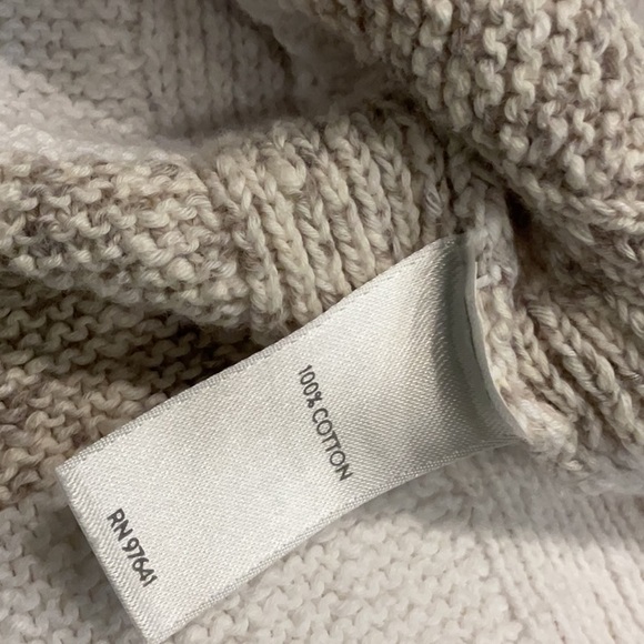 Striped Beige and White Women's Tunic Top Size Small Tall - Picture 6 of 6